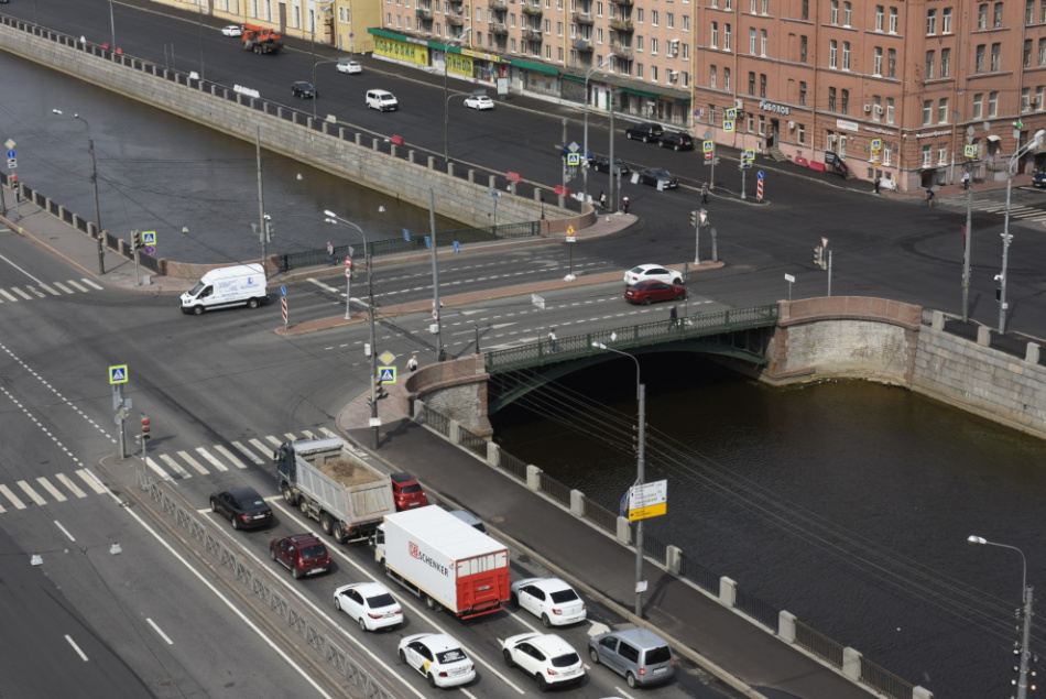 На Варшавском мосту с 19 июня по 13 июля ограничат движение